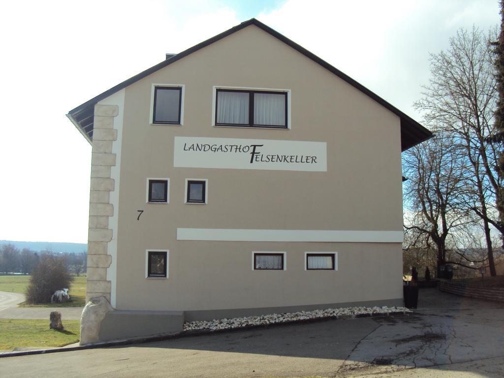 Landgasthof Felsenkeller Dinkelsbühl Esterno foto